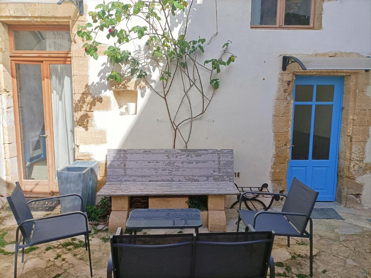 T2 Duplex "Chez Evelyne" Apartamento Remoulins Exterior foto