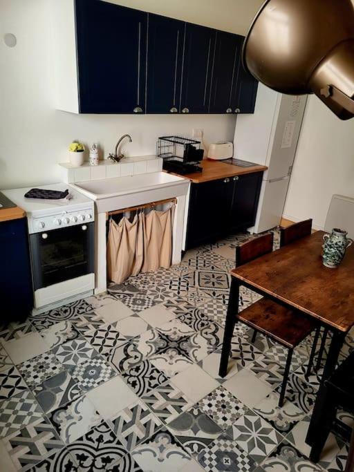 T2 Duplex "Chez Evelyne" Apartamento Remoulins Exterior foto
